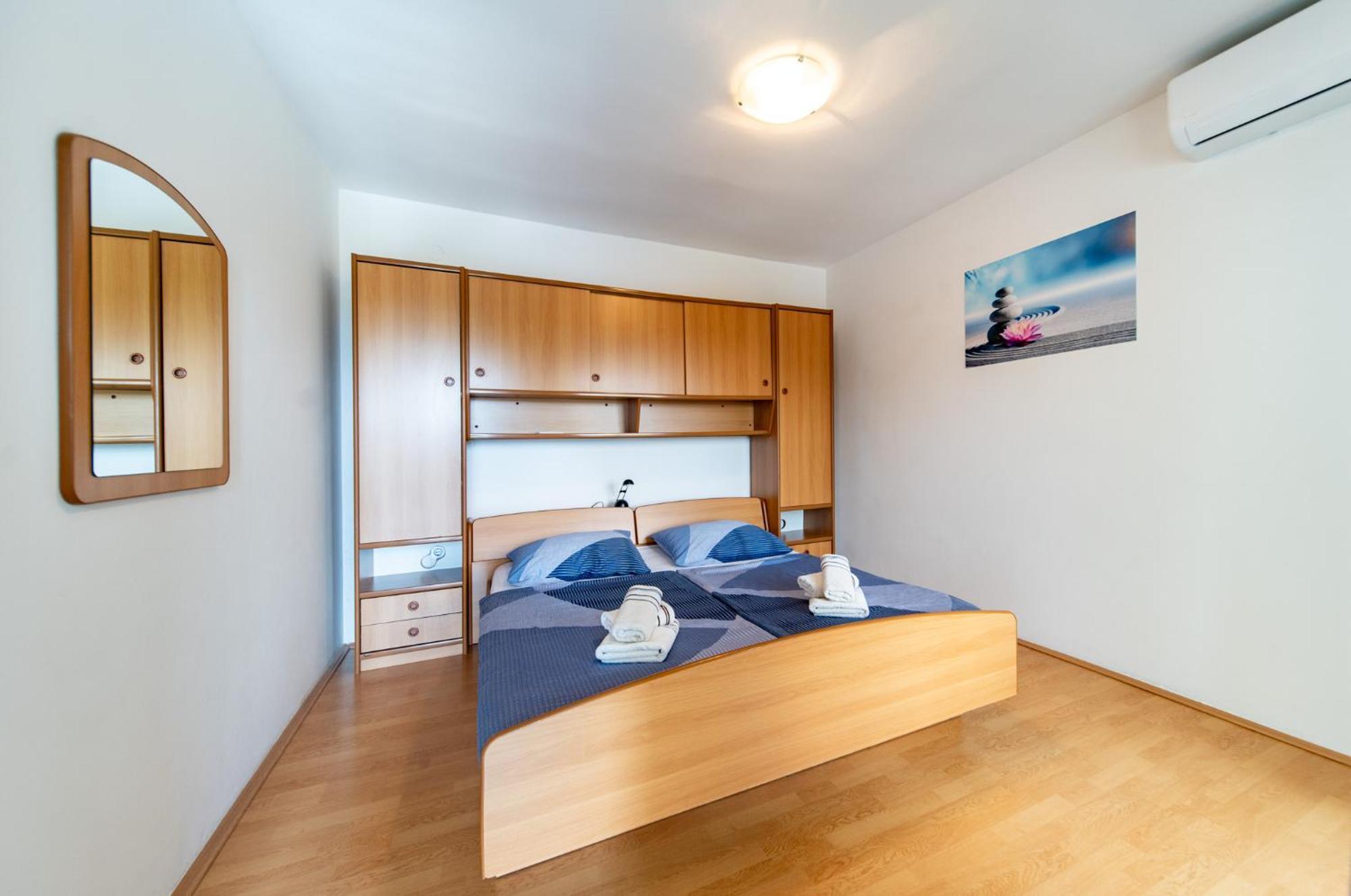 Apartments Lores Раб Экстерьер фото