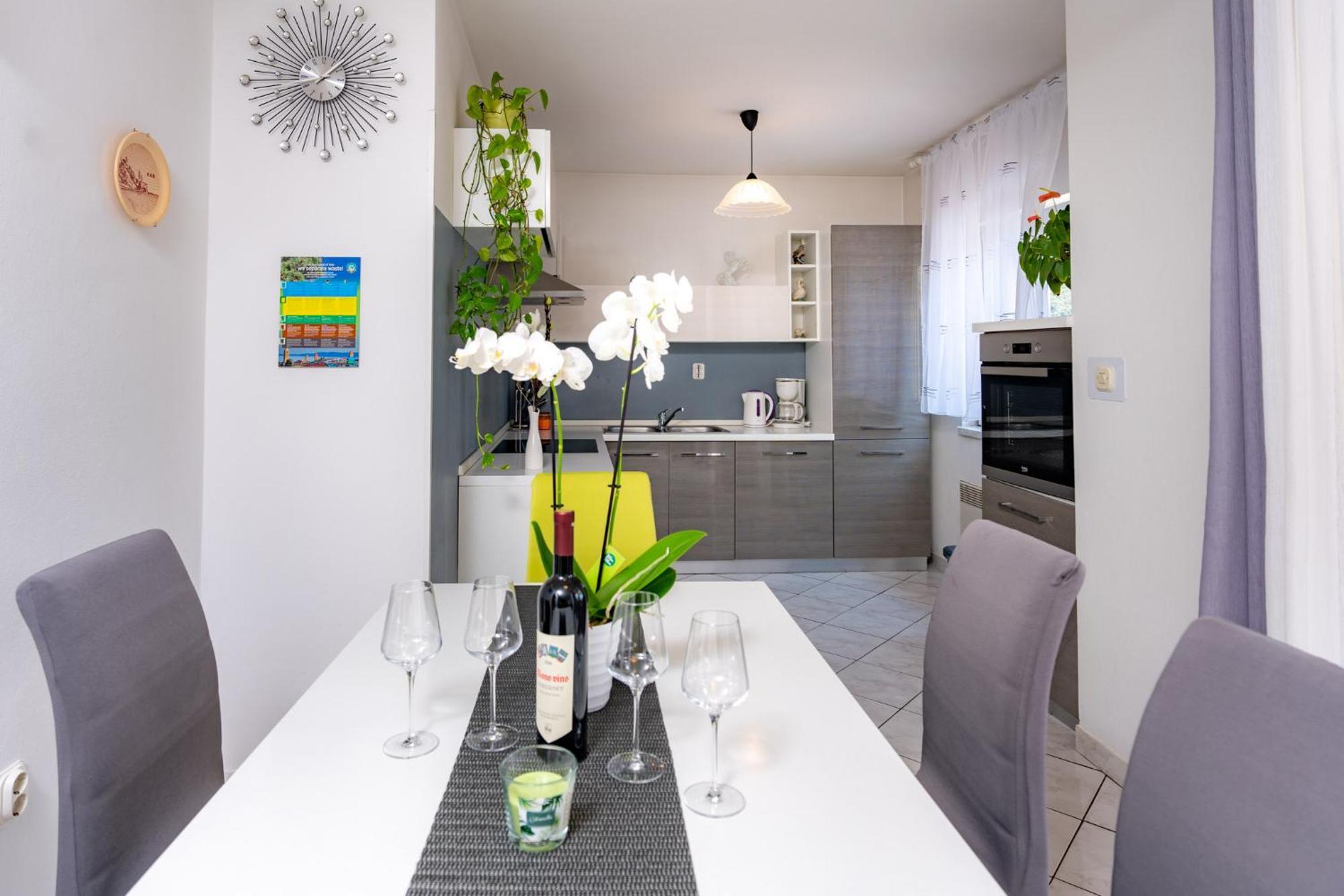Apartments Lores Раб Экстерьер фото